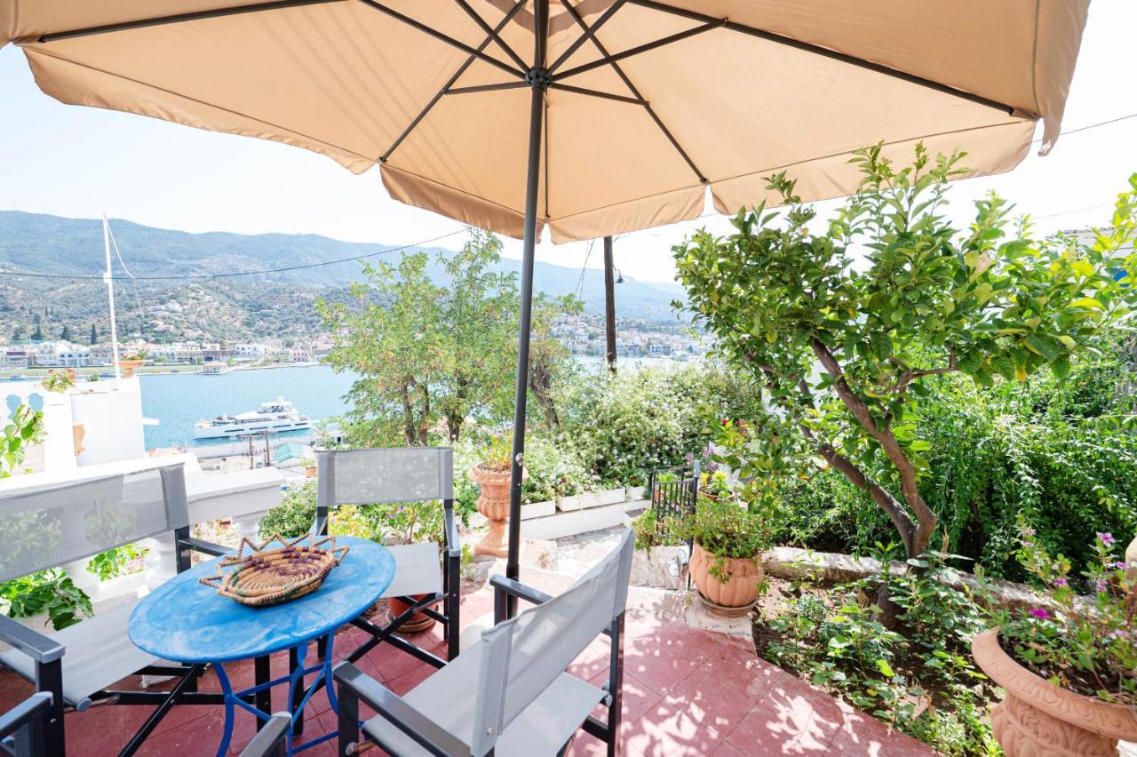 Traditional House Under The Clock Tower With Sweet View Poros Town Luaran gambar