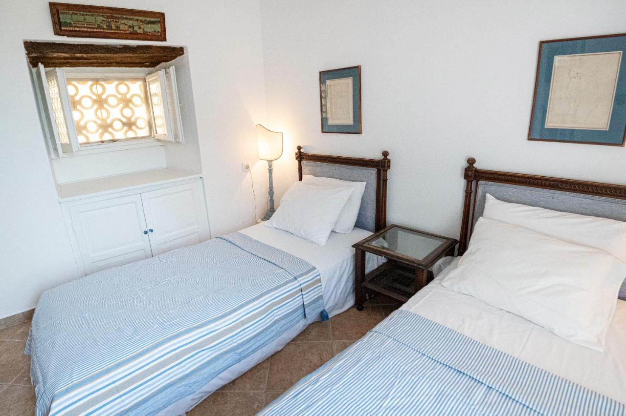 Traditional House Under The Clock Tower With Sweet View Poros Town Luaran gambar
