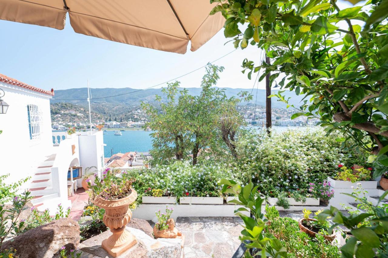 Traditional House Under The Clock Tower With Sweet View Poros Town Luaran gambar