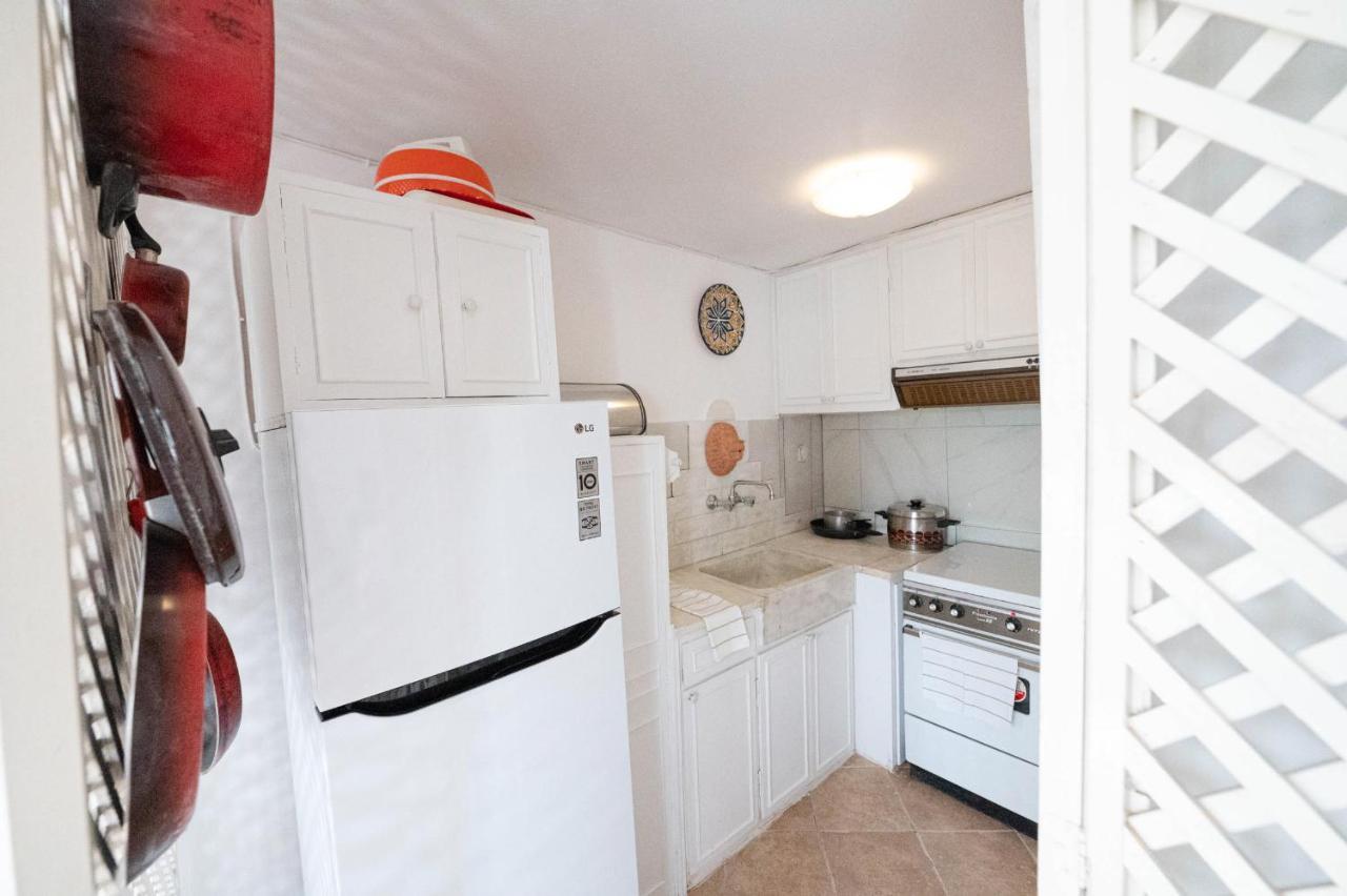 Traditional House Under The Clock Tower With Sweet View Poros Town Luaran gambar
